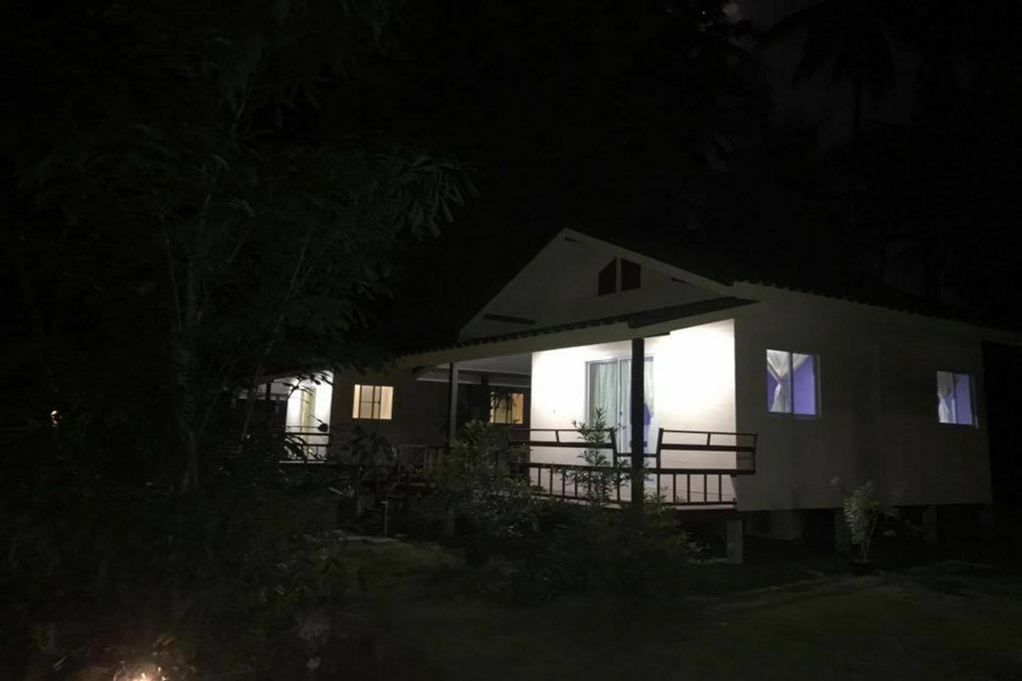 Hotel Baan Phuean Koh Kood Ko Kut Esterno foto